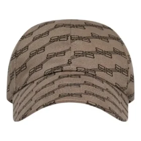 BB Monogram -lippalakki ”Beige Brown” 704104410B29764 BB Monogram -lippalakki ”Beige Brown” 704104410B29764