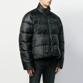 Brodeerattu logo-puffer-takki ”Black” 582998TFO061000 Brodeerattu logo-puffer-takki ”Black” 582998TFO061000