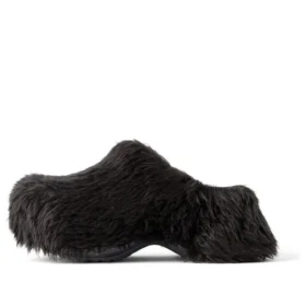 Crocs-pistokkaat ”Black Fake Fur on Rubber” 720762W0FOU1000