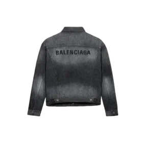 Denim-takki, takana logo, väljä istuvuus, ”Fake Wash Black” 620728TIW435720 Denim-takki, takana logo, väljä istuvuus, ”Fake Wash Black” 620728TIW435720