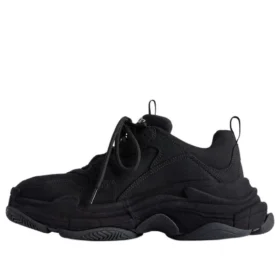 Ginza Triple S -tennarit ”Black” 536737W3TJC1000 Ginza Triple S -tennarit ”Black” 536737W3TJC1000