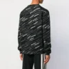 Jacquard-logolla varustettu pyöreäkaulainen villapaita ”Black” 555381T15241070
