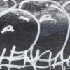 Le Cagole -minilaukku ketjulla, graffitikuviolla, ”musta” 695814210G61090