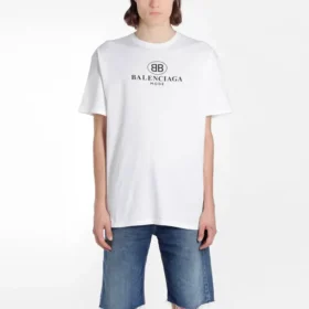 Miesten Balenciaga-logopainettu pyöreäkaulainen lyhythihainen paita, valkoinen 556150TYK239000 Miesten Balenciaga-logopainettu pyöreäkaulainen lyhythihainen paita, valkoinen 556150TYK239000
