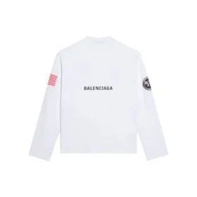 Miesten Balenciaga x NASA Crossover Space Printing -pitkähihainen pyöreäkaulainen paita, valkoinen 662496TKVD79040 Miesten Balenciaga x NASA Crossover Space Printing -pitkähihainen pyöreäkaulainen paita, valkoinen 662496TKVD79040