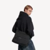 Miesten Explorer Hobo -olkalaukku, musta Miesten Explorer Hobo -olkalaukku, musta