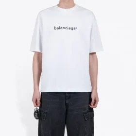 Miesten mukava, lyhythihainen valkoinen Balenciaga-logopaita 612966TIV549040 Miesten mukava, lyhythihainen valkoinen Balenciaga-logopaita 612966TIV549040