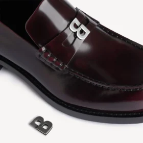 Miesten mukavat loaferit tumman viininpunaisina