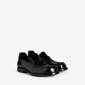 Miesten mukavat mustat loaferit