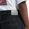 Miesten mustat denim-shortsit, jotka eivät rypisty Miesten mustat denim-shortsit, jotka eivät rypisty