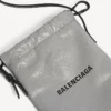 Miesten shopper-käsilaukku puhelintelineellä, Balenciaga-harmaa Miesten shopper-käsilaukku puhelintelineellä, Balenciaga-harmaa