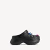 Naisten Crocs™-pistokkaat Jibbitz™ mustana