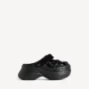 Naisten Crocs™-pistokkaat Jibbitz™ mustana Naisten Crocs™-pistokkaat Jibbitz™ mustana