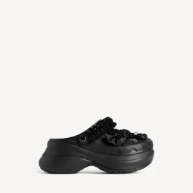 Naisten Crocs™-pistokkaat Jibbitz™ mustana