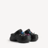 Naisten Crocs™-pistokkaat Jibbitz™ mustana