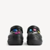 Naisten Crocs™-pistokkaat Jibbitz™ mustana