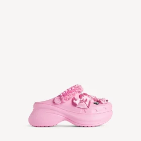 Naisten Crocs™-pistokkaat jibbitz™ vaaleanpunaisina