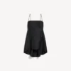 Naisten musta babydoll-olkaimellinen mekko Naisten musta babydoll-olkaimellinen mekko