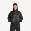 Naisten musta blouson-takki Naisten musta blouson-takki
