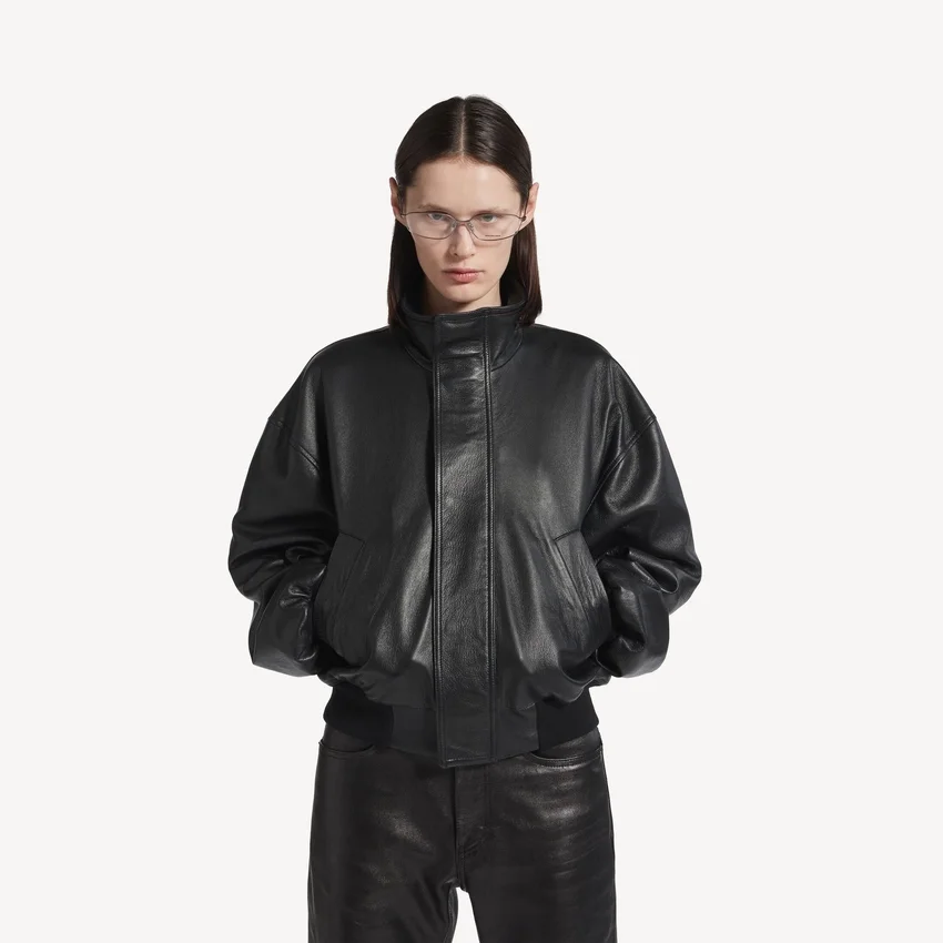 Naisten musta blouson-takki Naisten musta blouson-takki