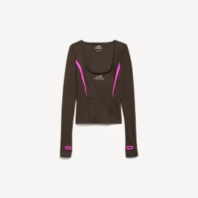 Naisten tiukka pitkähihainen techwear-paita, väri khakinruskea/neonpinkki Naisten tiukka pitkähihainen techwear-paita, väri khakinruskea/neonpinkki