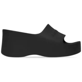 Paksupohjaiset kiilakorkosandaalit ”Black Rubber” 737923W1S891000