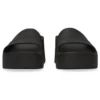 Paksupohjaiset kiilakorkosandaalit ”Black Rubber” 737923W1S891000