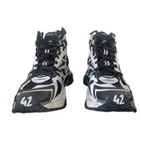 Runner High Top -tennarit ”Kaksivärinen musta ja valkoinen” 695764W3RH29010 Runner High Top -tennarit ”Kaksivärinen musta ja valkoinen” 695764W3RH29010