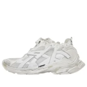 Runner-tennari ”Worn-Out White” 677402W3RB19000