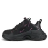 Triple S –tennari ”All Over Logo – Black Pink” 524039W2FA11050