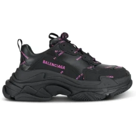 Triple S –tennari ”All Over Logo – Black Pink” 524039W2FA11050