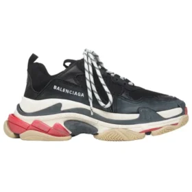 Triple S -tennarit ”Black Red” 524037W09O11000