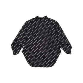 Typo-logopainettu pitkähihainen paita ”Black” 671663TLLJ11070 Typo-logopainettu pitkähihainen paita ”Black” 671663TLLJ11070