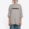Yksivärinen, aakkoskuvioitu, reikäinen, pyöreäkaulainen, lyhythihainen unisex-paita, harmaa 661715TKVD58174
